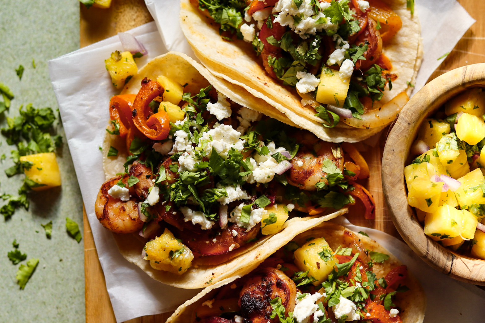 jerk shrimp fajitas with tequila pineapple salsa
