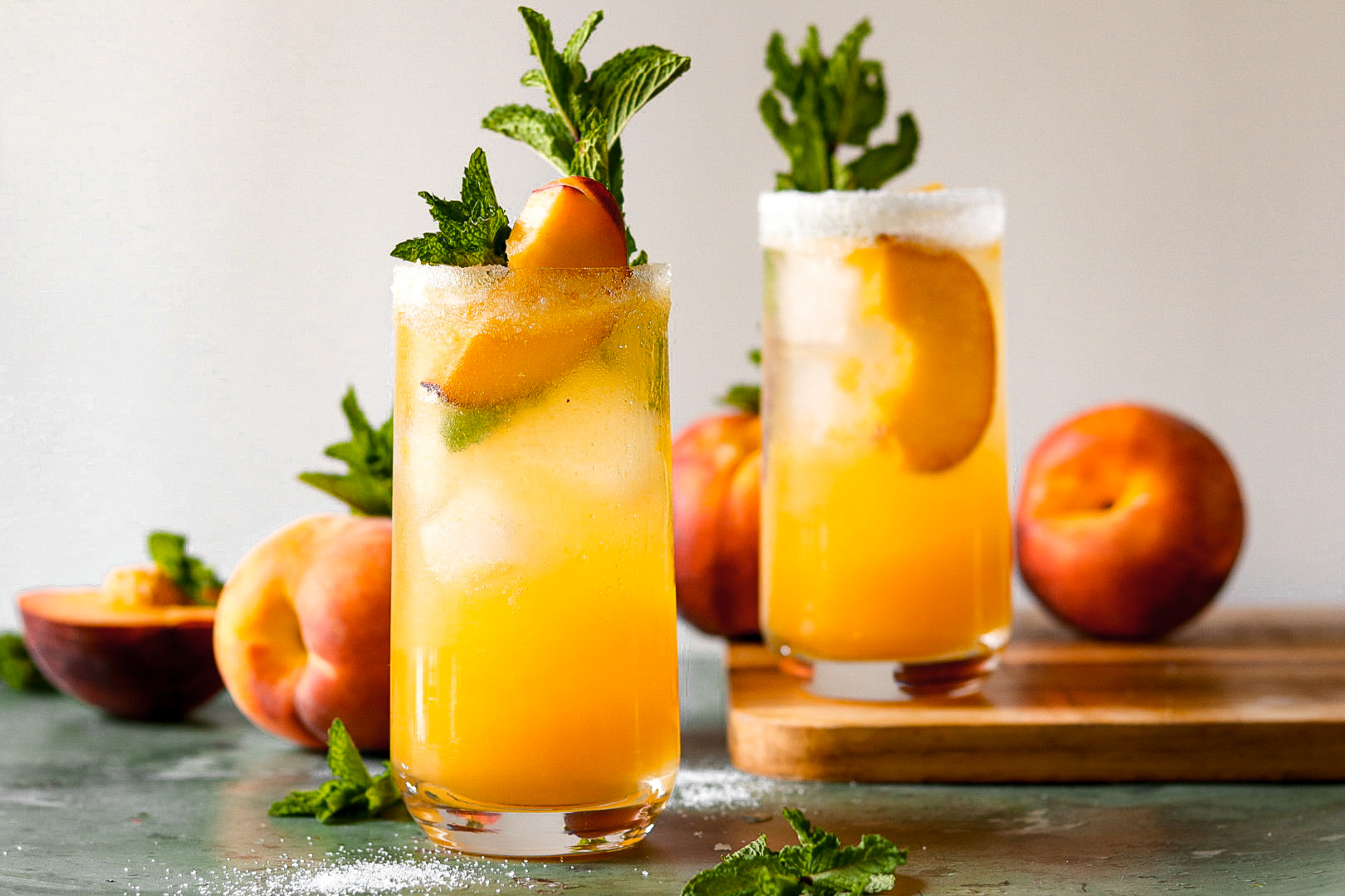 peach elderflower spritz