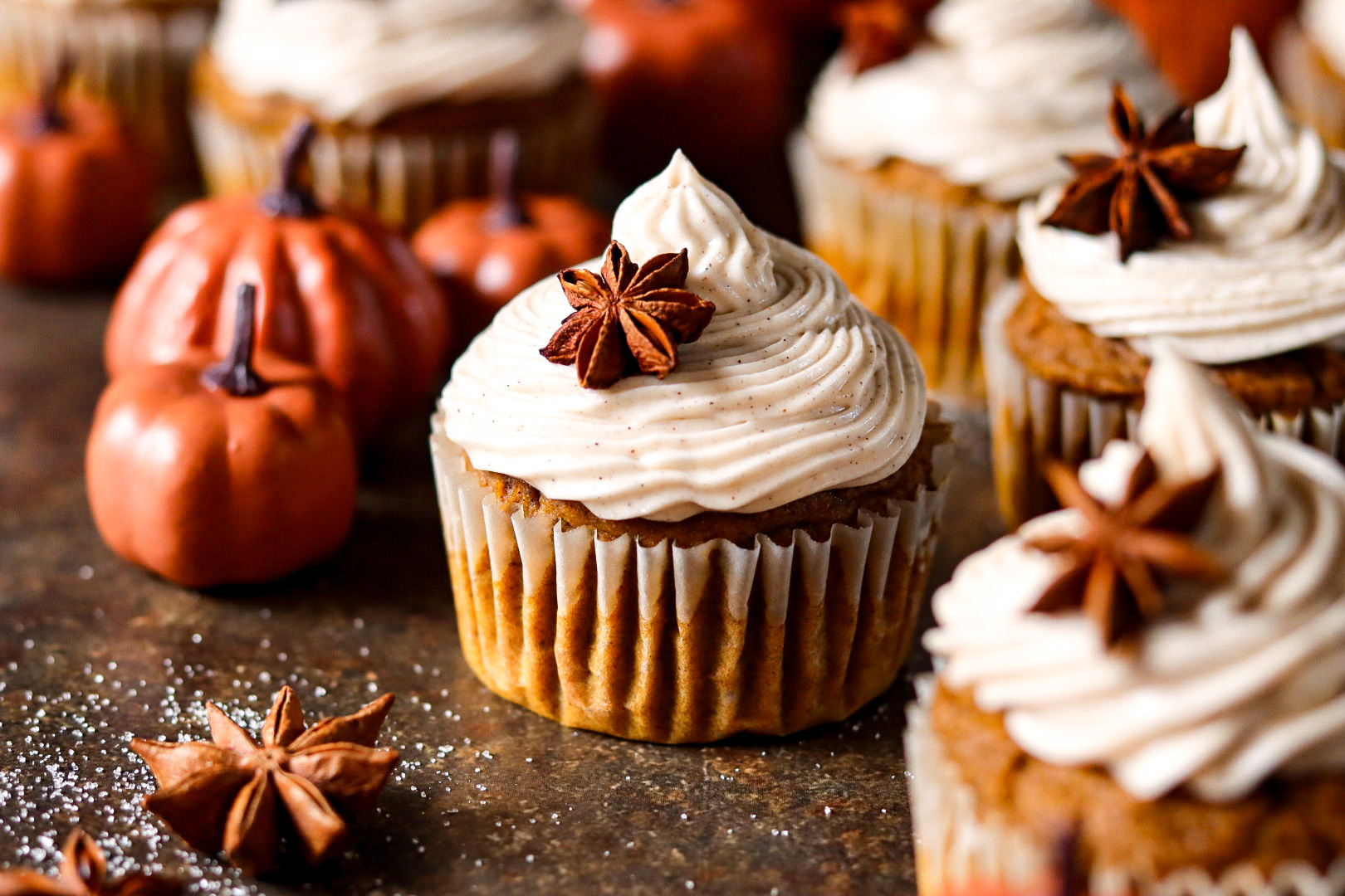 pumpkin chai cupcakes with cinnamon bourbon frosting