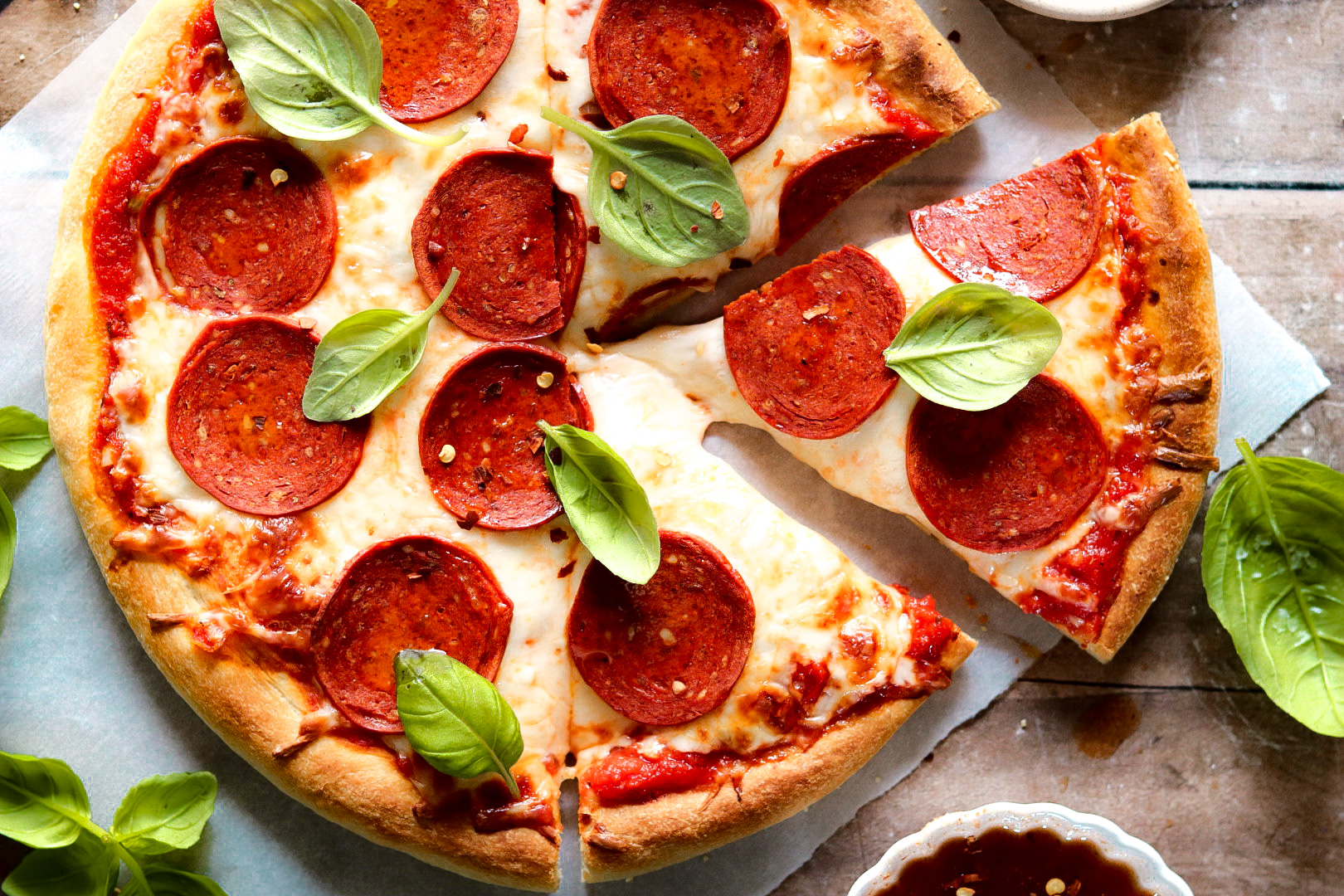 hot honey pomodoro pizza