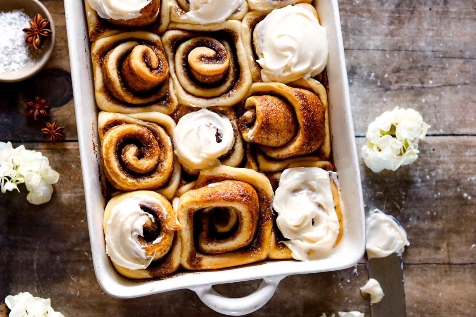 maple chai cinnamon rolls