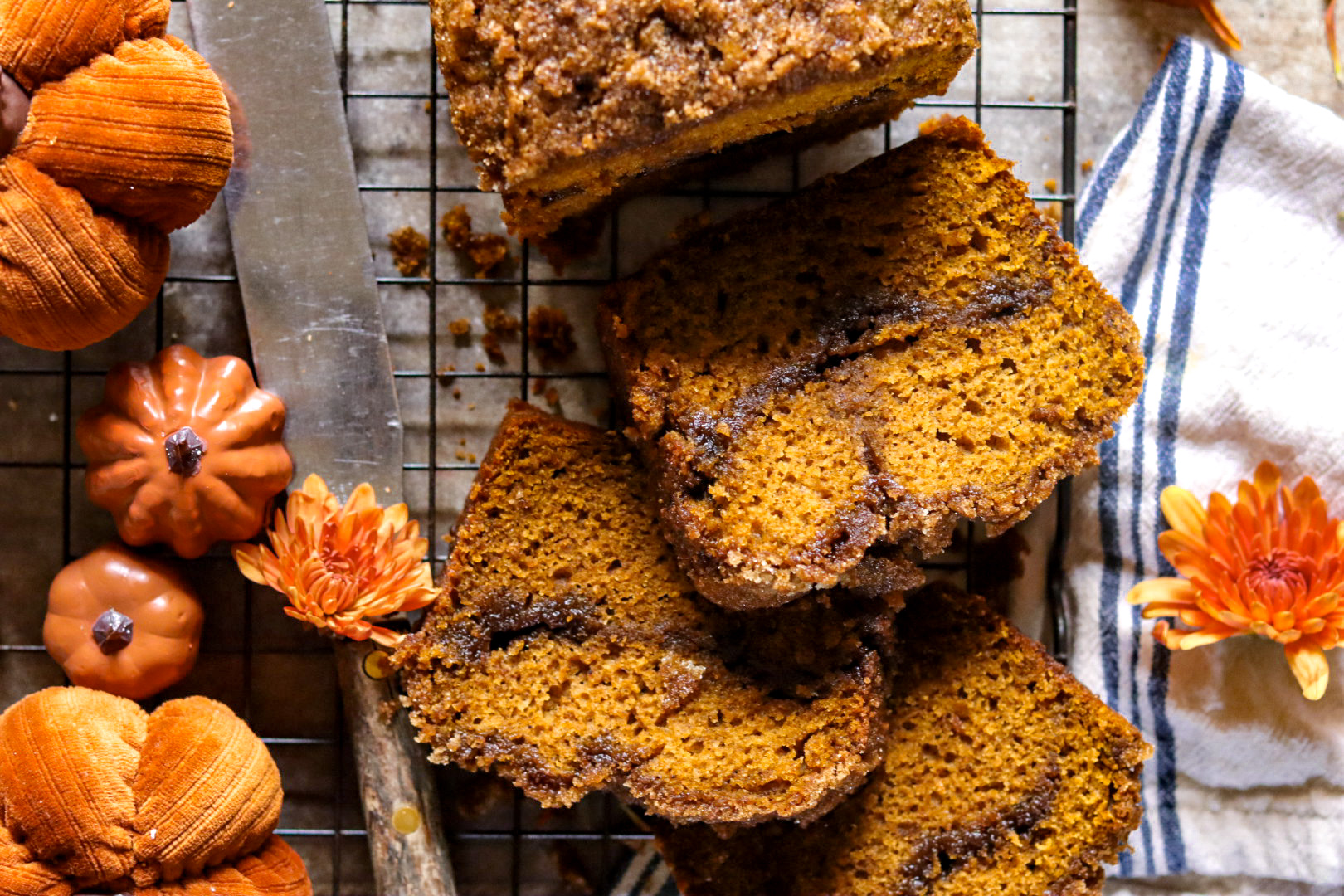 cinnamon crunch pumpkin bread