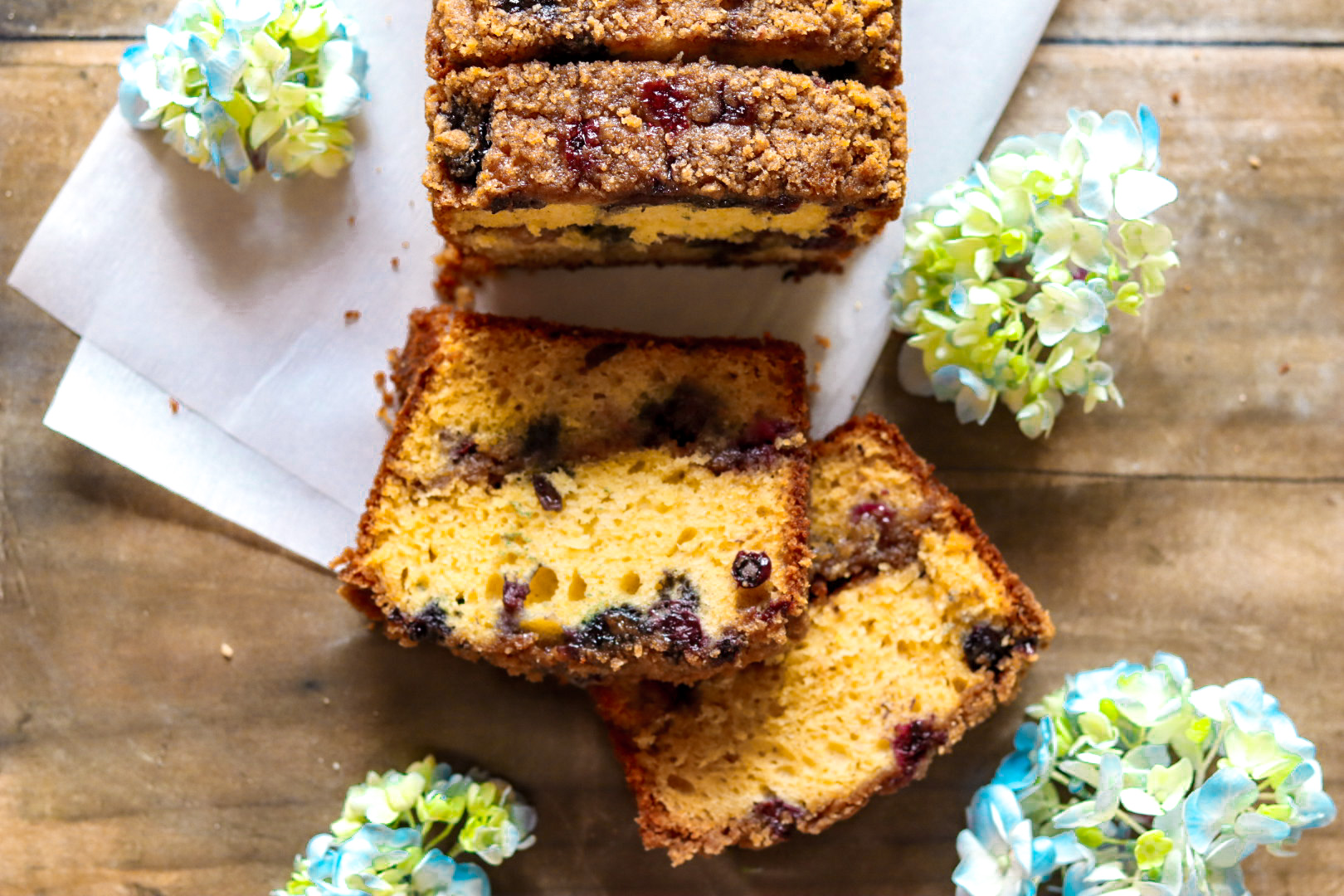 blueberry lemon streusel doughnut bread